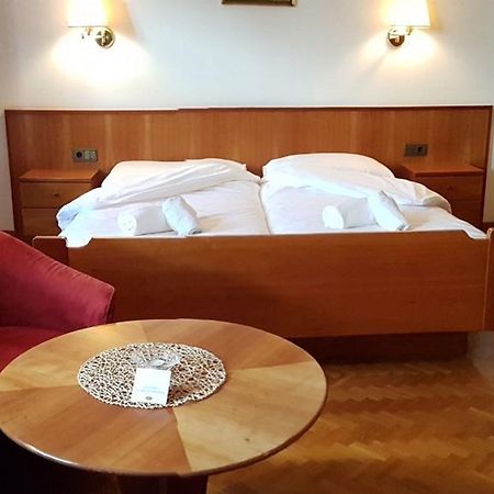 Weisses Roessl Bed & Breakfast Appiano Sulla Strada Del Vino Bagian luar foto