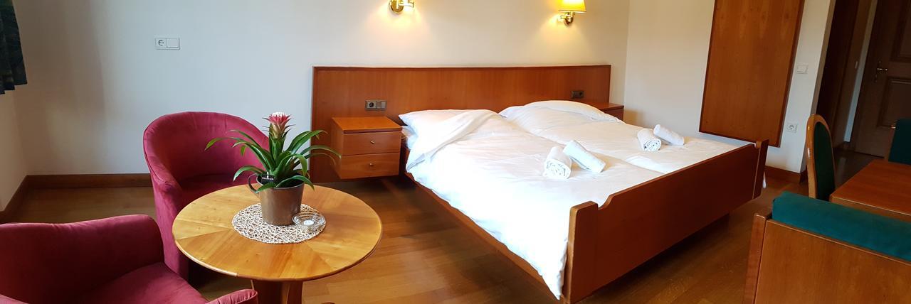 Weisses Roessl Bed & Breakfast Appiano Sulla Strada Del Vino Bagian luar foto